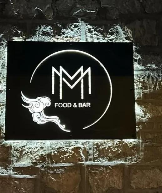 Metalni logo natpis za bar